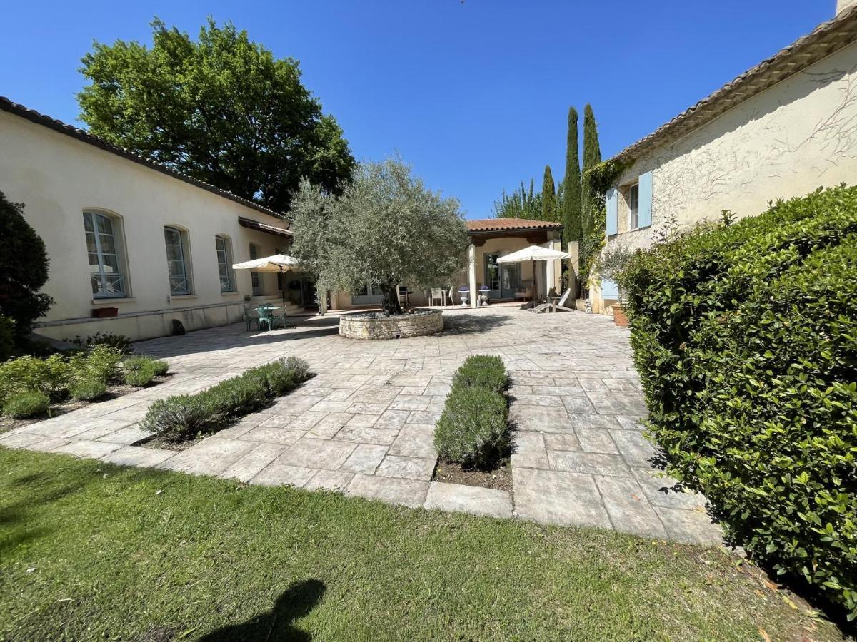 Chateau Talaud Loriol-du-Comtat المظهر الخارجي الصورة