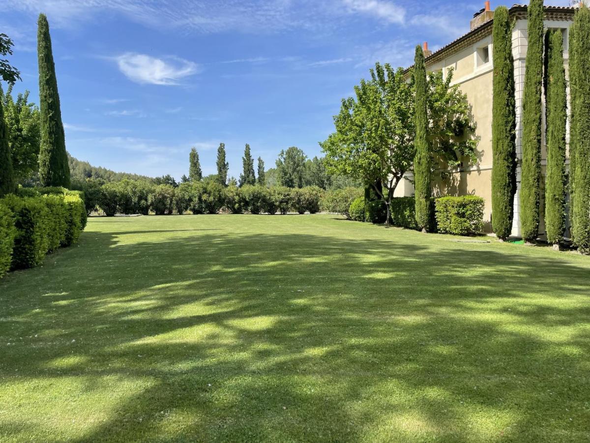 Chateau Talaud Loriol-du-Comtat المظهر الخارجي الصورة