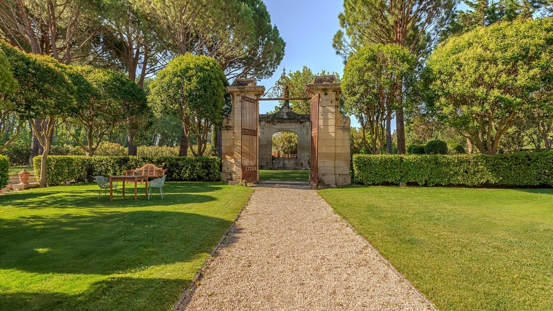 Chateau Talaud Loriol-du-Comtat المظهر الخارجي الصورة